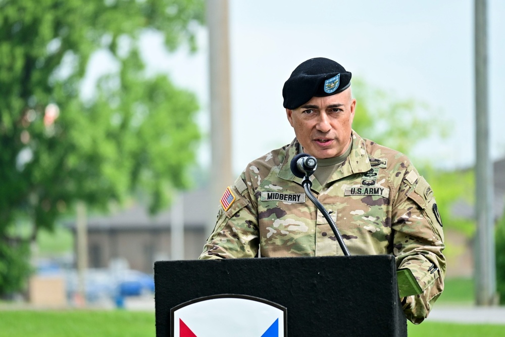 Fort Campbell bids farewell to COL Jordan and welcomes COL Midberry