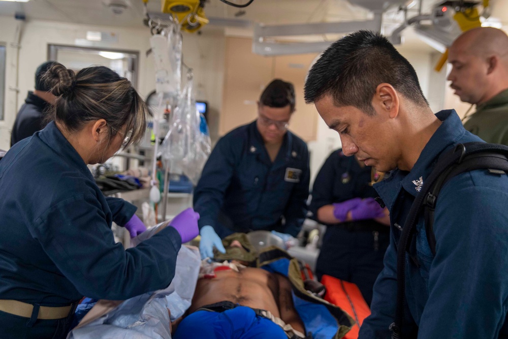 Naval Special Warfare Operators Conduct Medical Drill