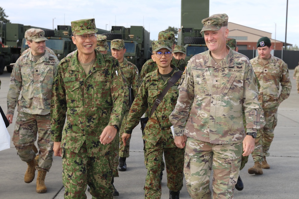 Lt. Gen. Kazumasa Ueda visits I Corps for Yama Sakura discussions