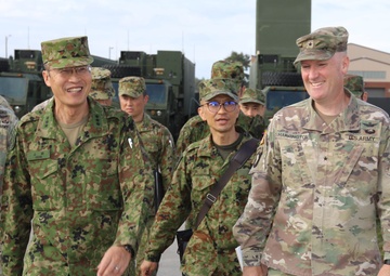 Lt. Gen. Kazumasa Ueda visits I Corps for Yama Sakura discussions