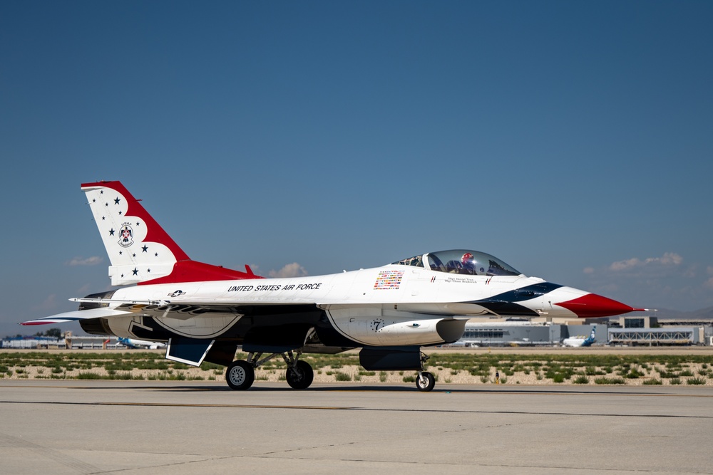 The Thunderbirds Arrive in Boise for Gowen Thunder