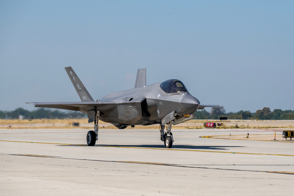 F-35 Demo Team Arrives for Gowen Thunder