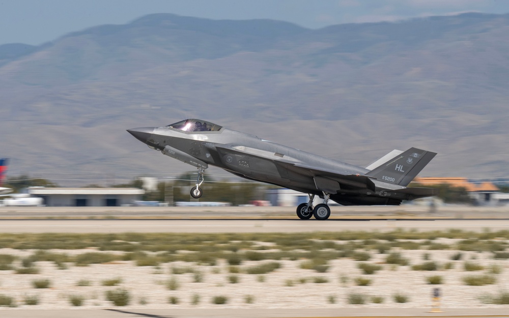 F-35 Demo Team Arrives for Gowen Thunder