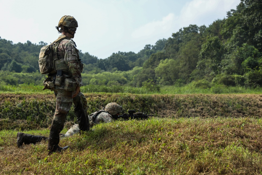 1st Armored Division Soldiers conduct live-fire training