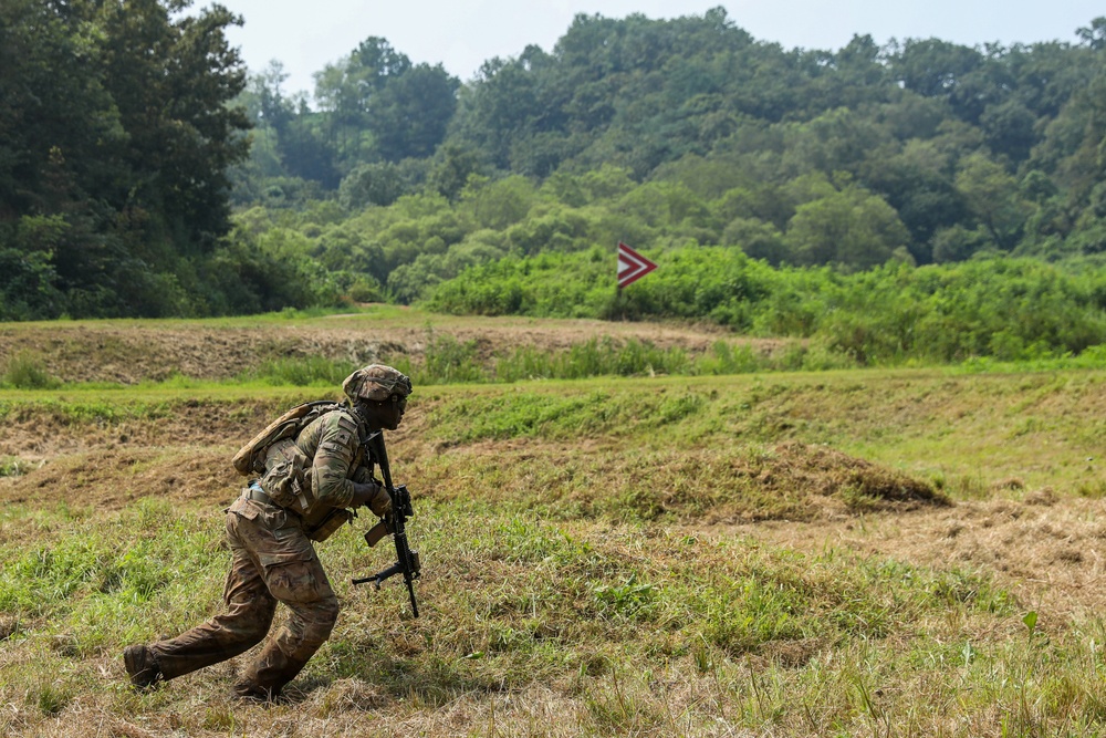 1st Armored Division Soldiers conduct live-fire training