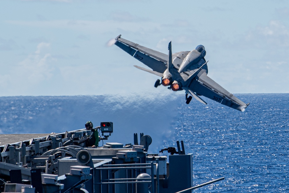 USS Ronald Reagan (CVN 76) conducts flight operations