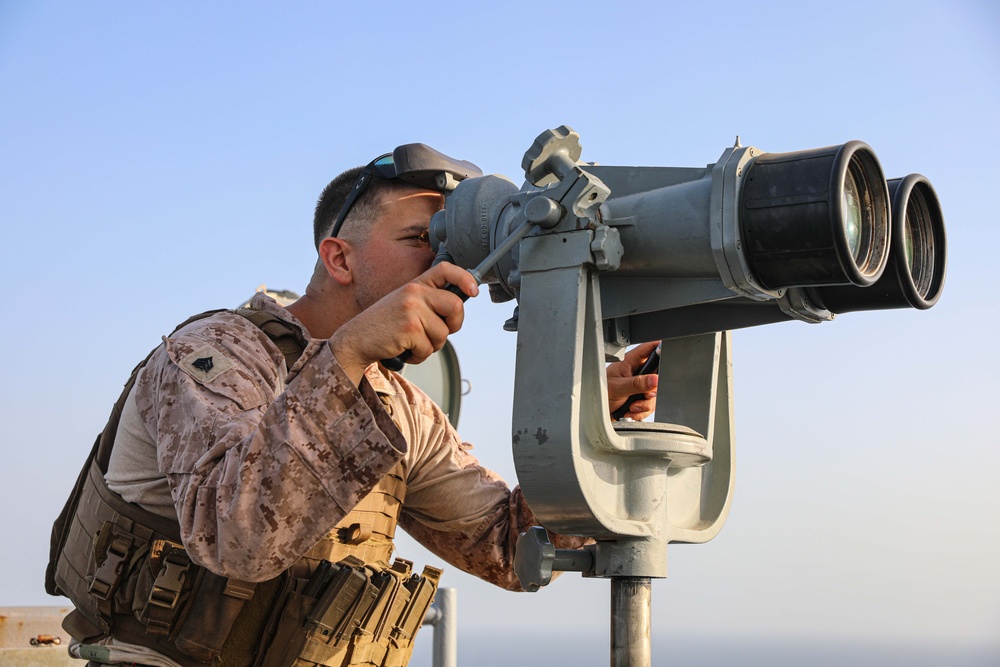 USS Carter Hall Transits Strait of Hormuz