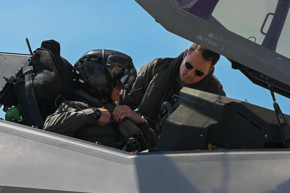 Capt. Stefan Johansson; Dollar Flight