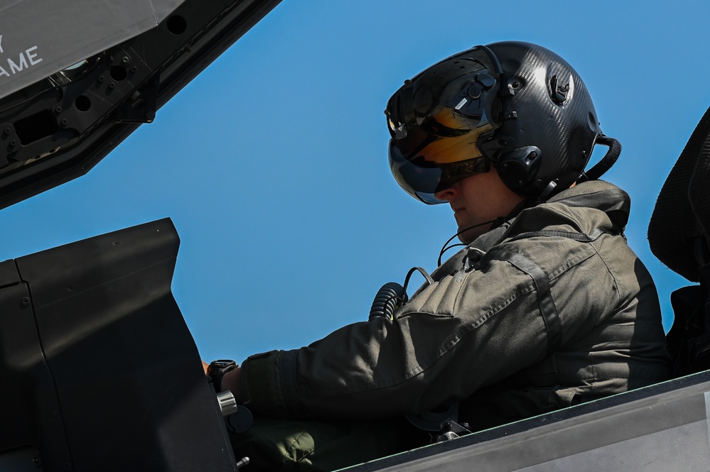 Capt. Stefan Johansson; Dollar Flight