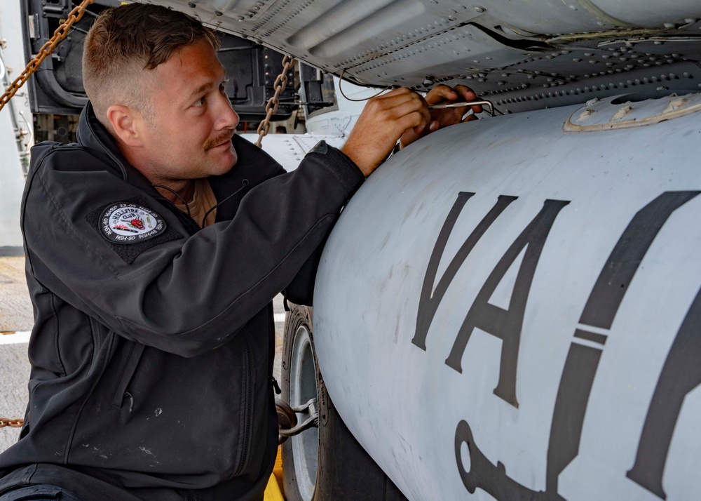 USS Oscar Austin participates in OP NANOOK