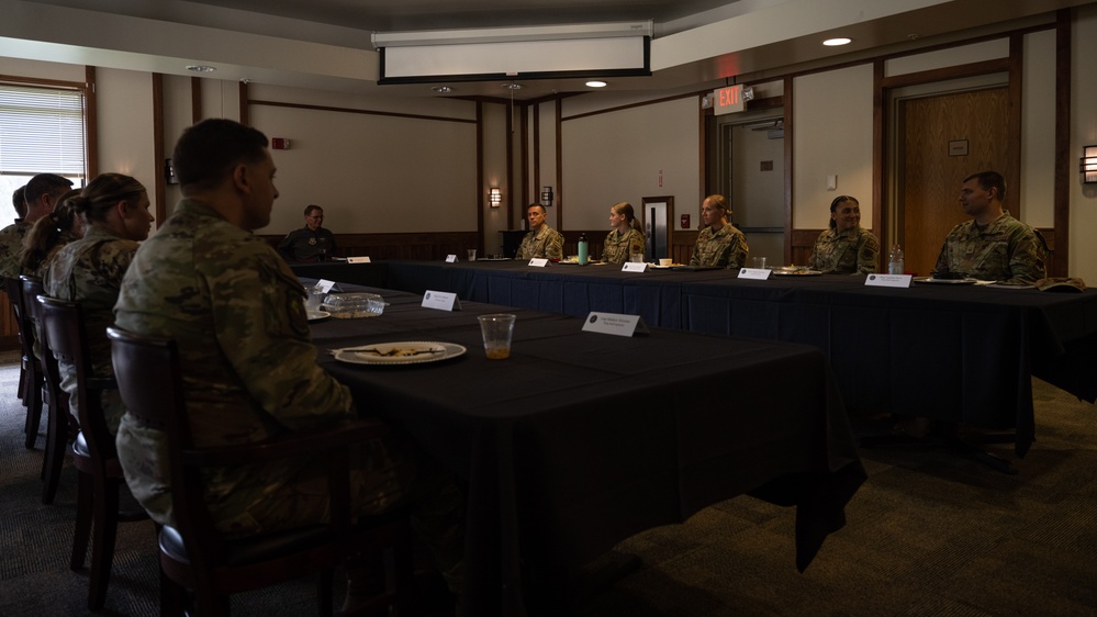 Lt. Gen. Russ L. Mack visits the 4th Fighter Wing