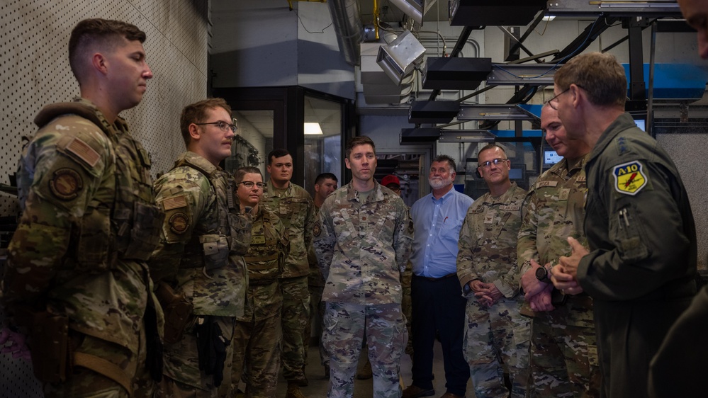 Lt. Gen. Russ L. Mack visits the 4th Fighter Wing