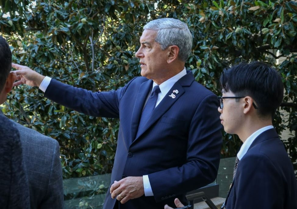 DPPA Director Guides Director of Ministry of National Defense Agency for Killed in Action Recovery Identification on a Pentagon Tour