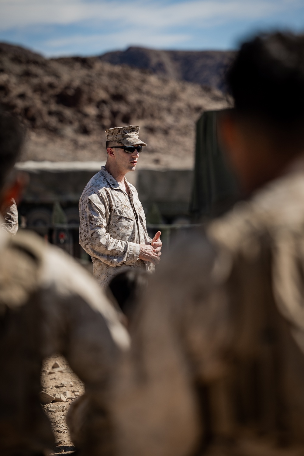 3/4 Marine receives achievement award while in the field