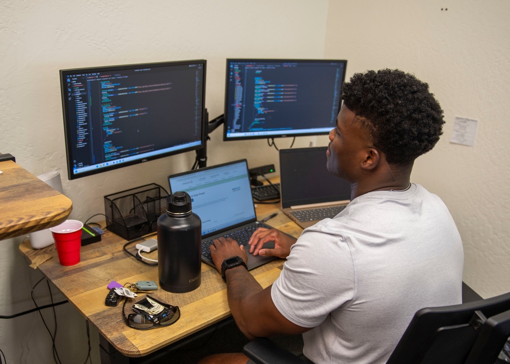 D-Fellows develops Luke Airmen
