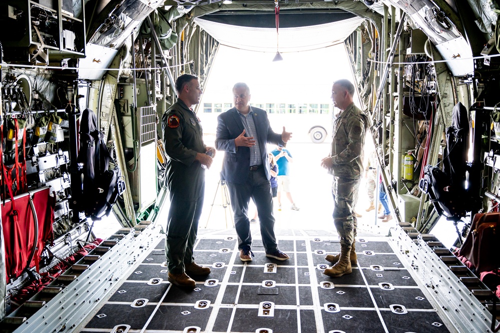 Rep. Eric Sorensen visits the 182nd