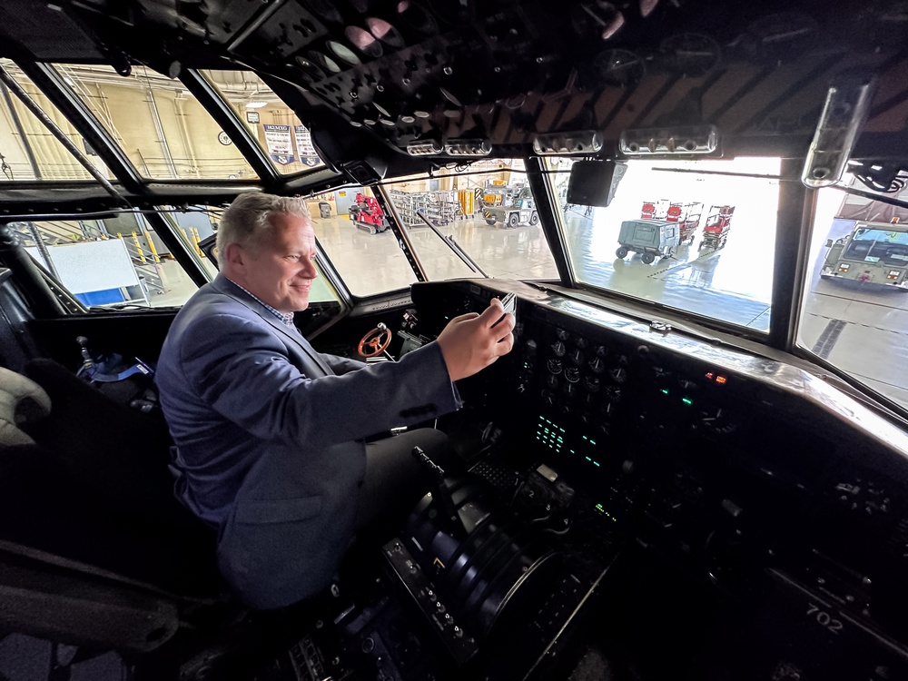 Rep. Eric Sorensen visits the 182nd