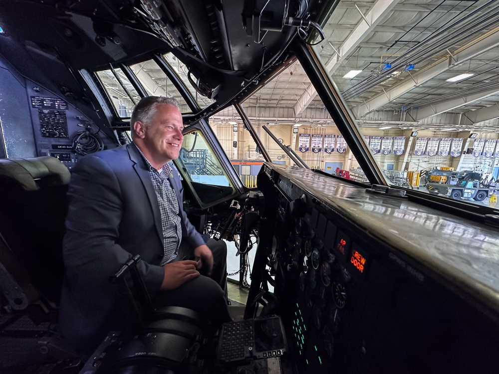 Rep. Eric Sorensen visits the 182nd