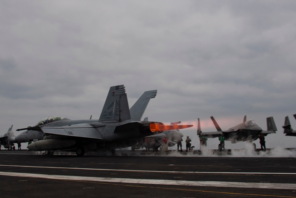 USS Carl Vinson (CVN 70) Conducts Flight Operations