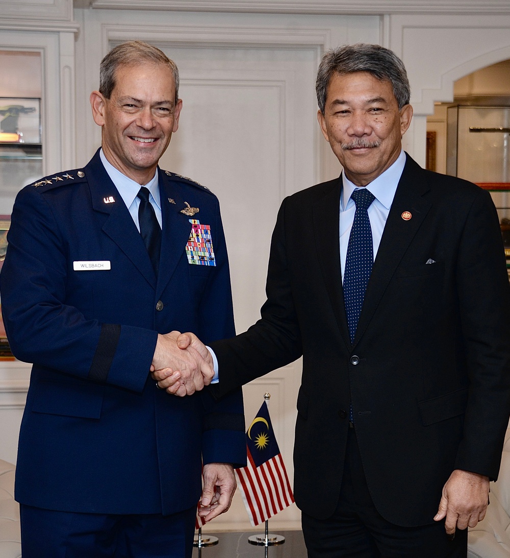 Pacific Air Forces commander visits Malaysian Ministry of Defense headquarters