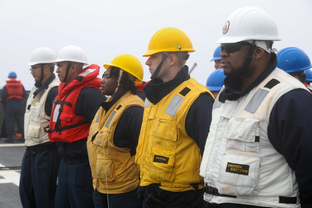 USS Benfold Participates in Noble Chinook