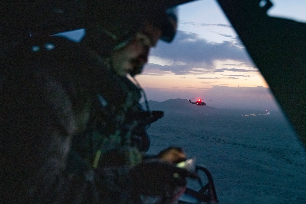 VMM-165 (Rein.) Conducts Night Flight Operations at RUT