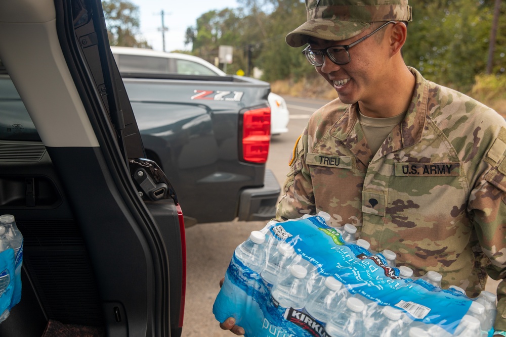 JTF-50 Assists with Water Distribution in Maui