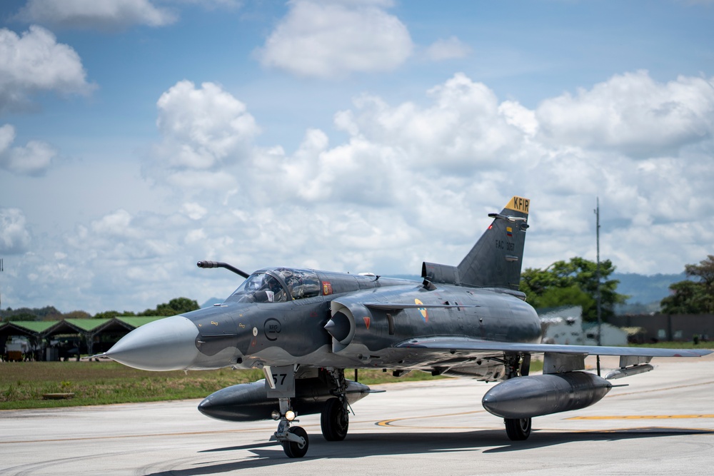 F-15’s first Relámpago flight