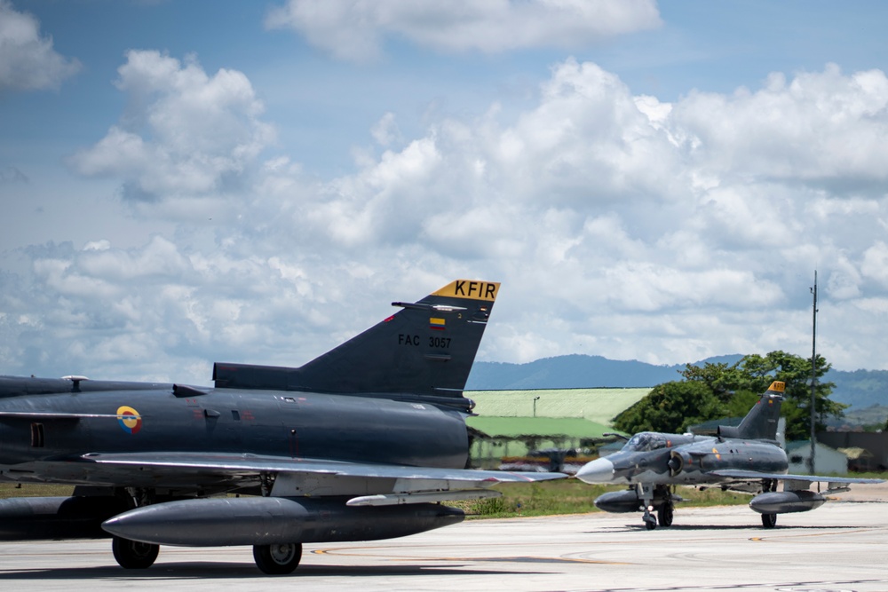 F-15’s first Relámpago flight