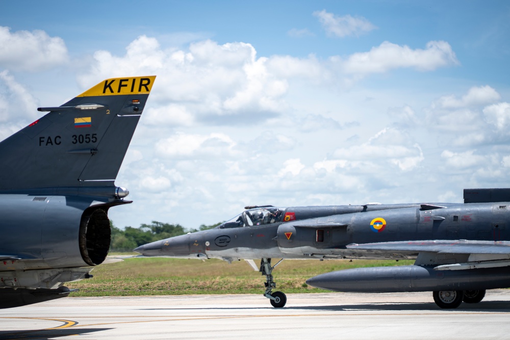 F-15’s first Relámpago flight