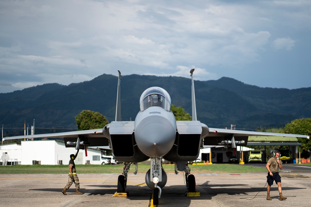 F-15’s first Relámpago flight