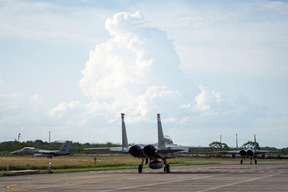 F-15’s first Relámpago flight