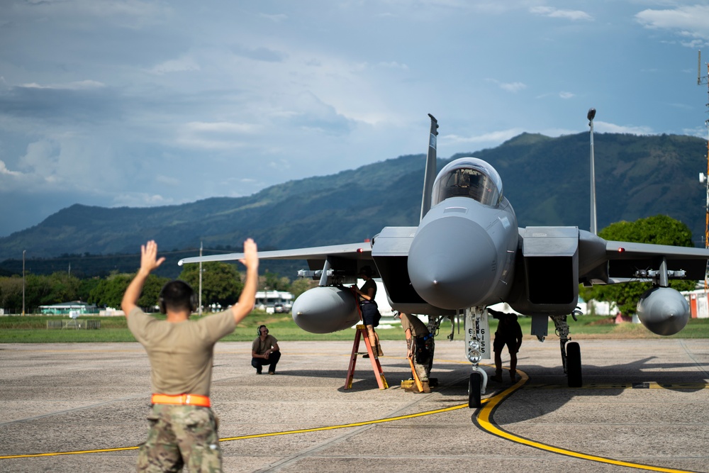 F-15’s first Relámpago flight