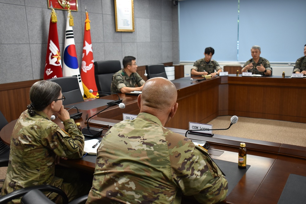 USACE POD Command Sgt. Maj. meets with Korean Major General