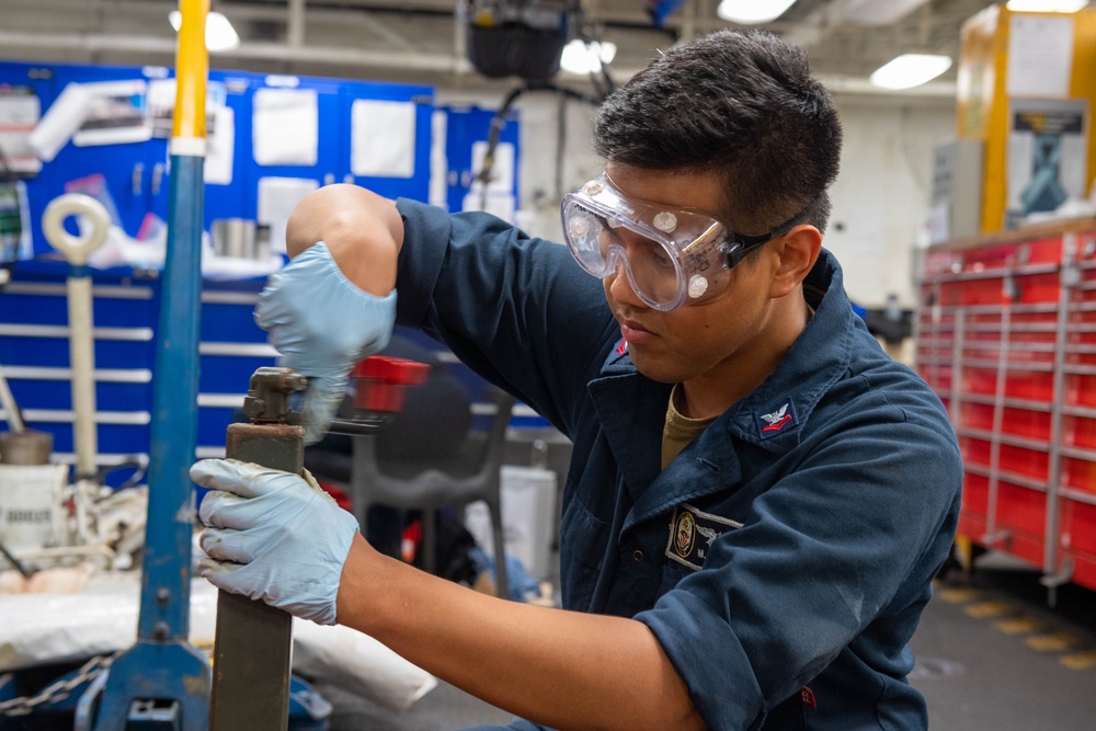 Boxer Sailors Show Attention to Detail