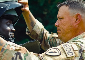 US Army Explosive Ordnance Disposal techs train with Senegalese Armed Forces troops