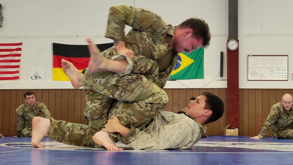 Army Combatives: Escaping the Guard