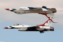 Thunderbirds highlight return of Offutt Air Show