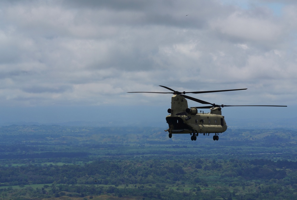 ADLA/ Relámpago 2023: CH-47 flight