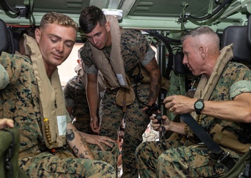 Gen. Smith Visits 3rd Assault Amphibian Battalion