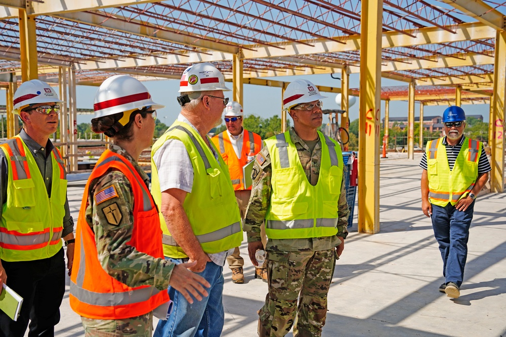 Division commander visits Scott Air Force Base