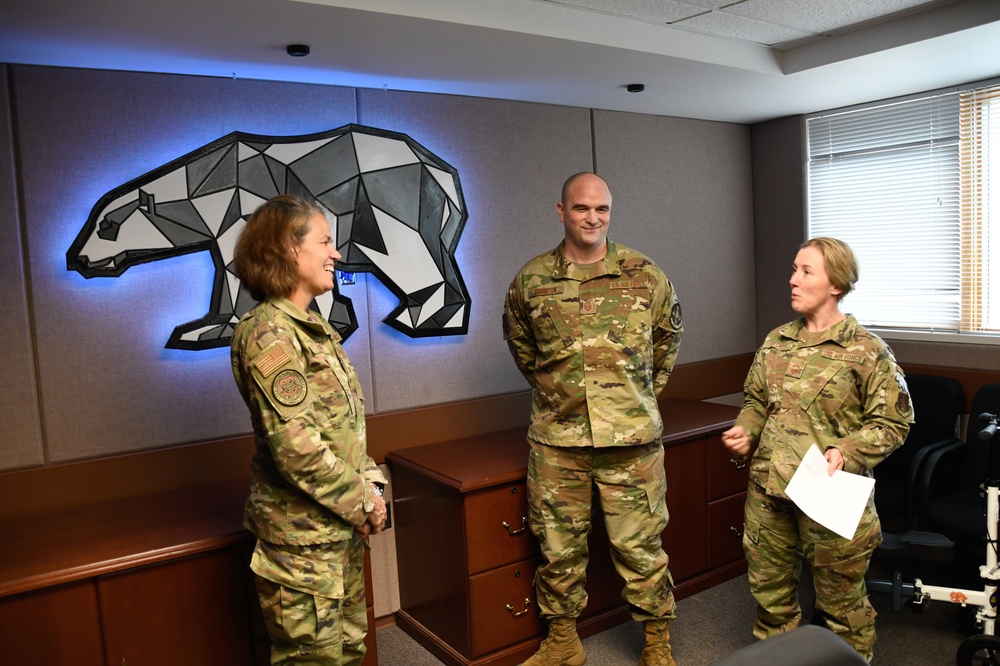 Maj. Gen. Farris visits farthest-north KC-135 refueling unit, 168thWing