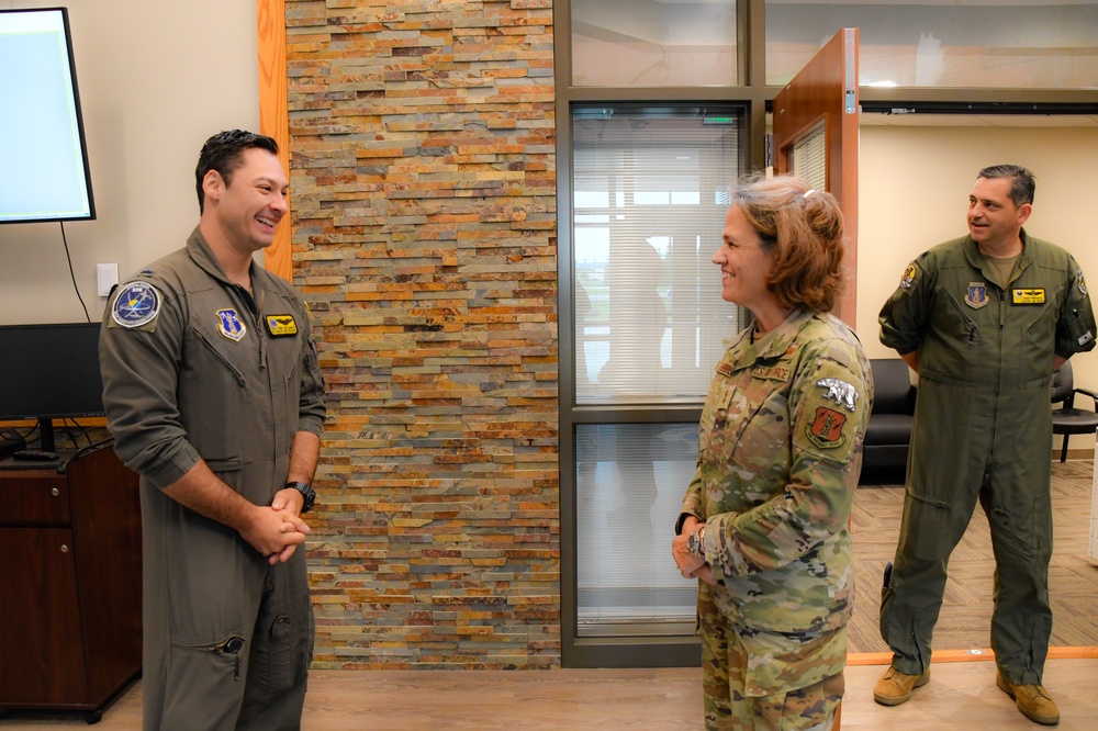 Maj. Gen. Farris visits farthest-north KC-135 refueling unit, 168thWing
