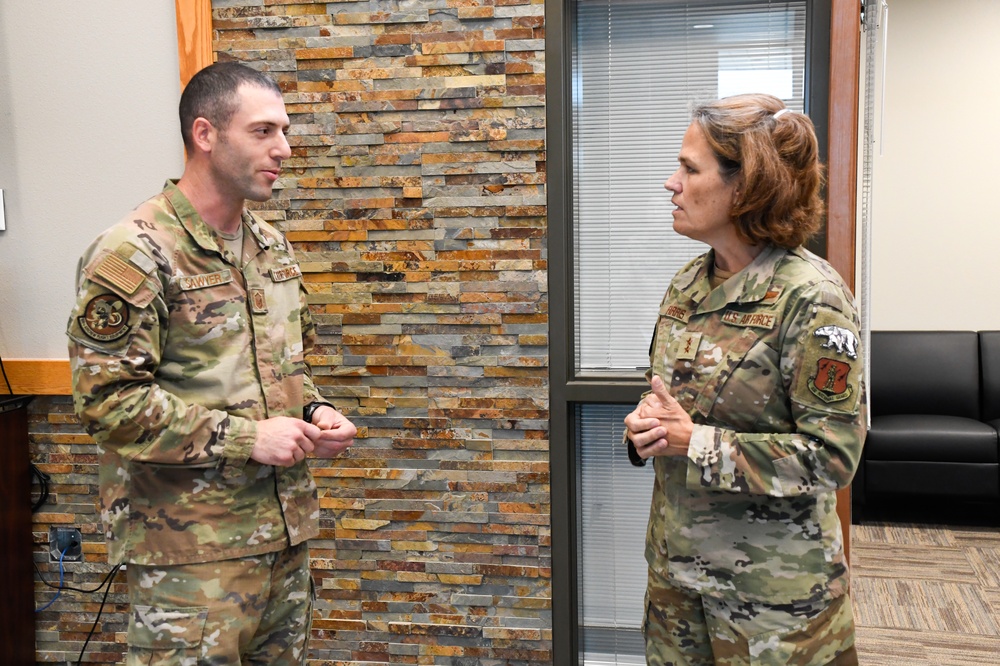 Maj. Gen. Farris visits farthest-north KC-135 refueling unit, 168thWing