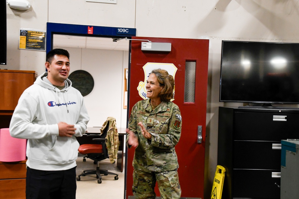 Maj. Gen. Farris visits farthest-north KC-135 refueling unit, 168thWing