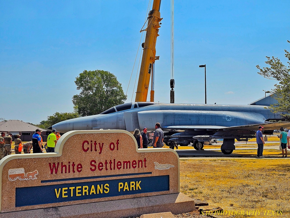 NAS JRB Fort Worth and the City of White Settlement Collaborate to Relocate F-4E Phantom II to Veterans Park