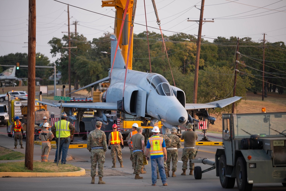 NAS JRB Fort Worth and City of White Settlement Collaborate to Relocate F-4E Phantom II to Veterans Park