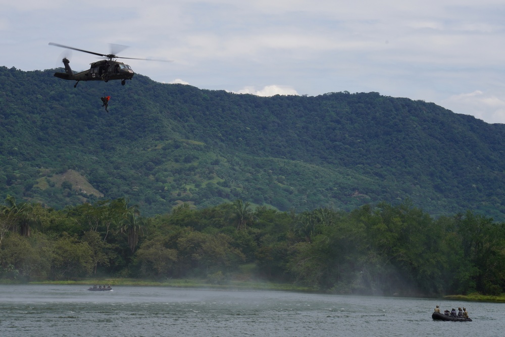 ADLA/ Relámpago 2023: Water Rescue Training