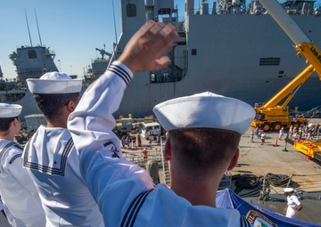 USS Paul Hamilton Homecoming