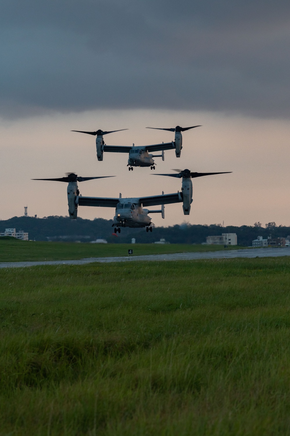 VMFA 121 Conducts Mock Emergency Arresting